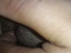 إصبعه في كس 5