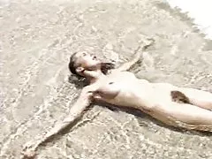 شعر بسيس على الشاطئ